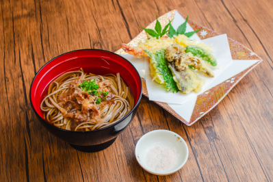 旬菜天麩羅蕎麦(温)