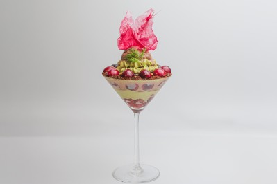 【夏限定】チェリーとピスタチオのチョコパフェ